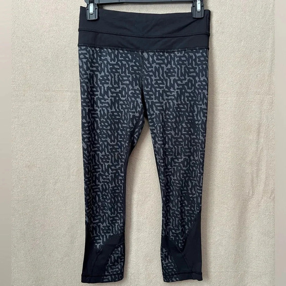 Lululemon Run Inspire Crop II Leggings in Heathered Net Pop Black Size 4 - Picture 2 of 11
